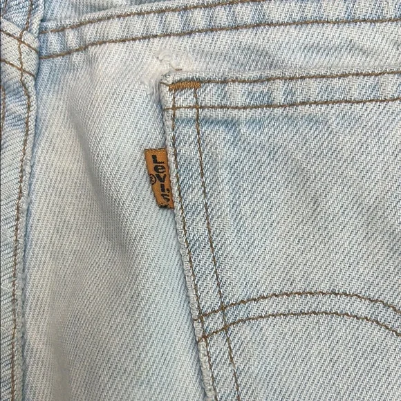 Vintage Levi’s Distressed Denim Shorts - Picture 6 of 10